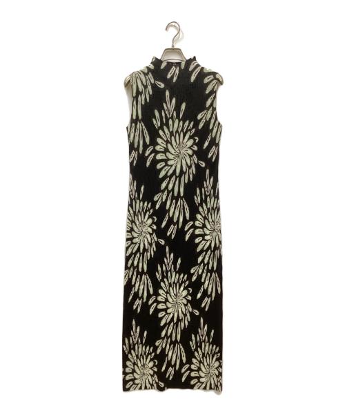 ISSEY MIYAKE（イッセイミヤケ）ISSEY MIYAKE (イッセイミヤケ) ランダムプレス花火柄プリーツノースリーブワンピース ブラック サイズ:2の古着・服飾アイテム
