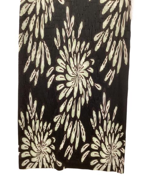 ISSEY MIYAKE（イッセイミヤケ）ISSEY MIYAKE (イッセイミヤケ) ランダムプレス花火柄プリーツノースリーブワンピース ブラック サイズ:2の古着・服飾アイテム