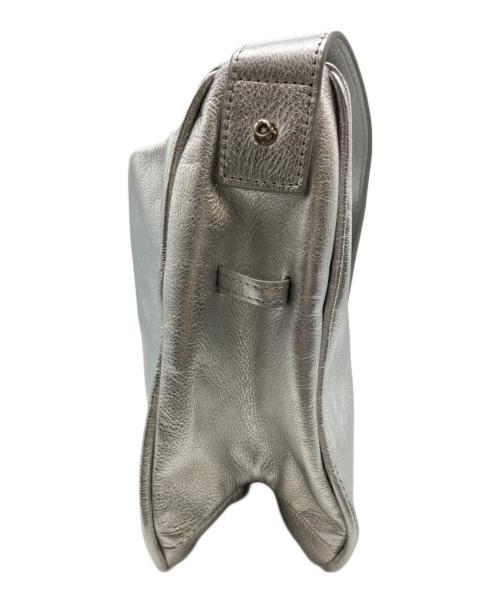 2.718（ニーテンナナイチハチ）2.718 (ニーテンナナイチハチ) レザーショルダーバッグ シルバーの古着・服飾アイテム
