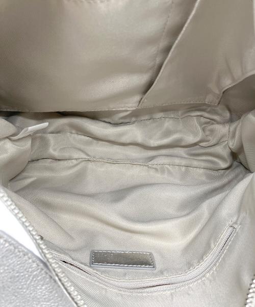 2.718（ニーテンナナイチハチ）2.718 (ニーテンナナイチハチ) レザーショルダーバッグ シルバーの古着・服飾アイテム