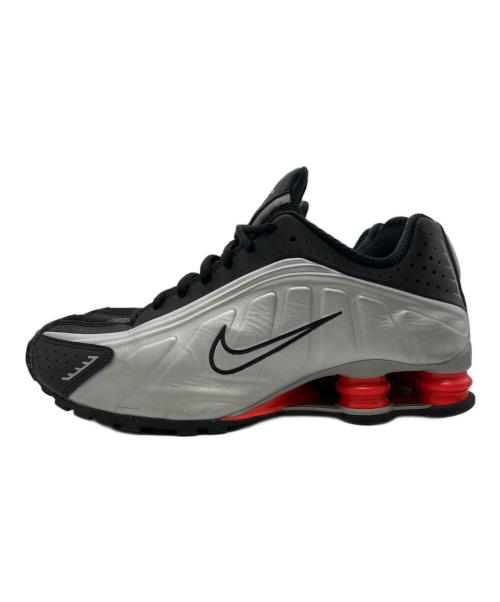 NIKE（ナイキ）NIKE (ナイキ) SHOX R4 METALLIC SILVER/METALLIC SILVER-BLACK シルバー サイズ:26cmの古着・服飾アイテム
