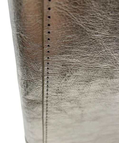 THE PAUSE（ザポーズ）THE PAUSE (ザポーズ) ペーパートートバッグ M シルバーの古着・服飾アイテム