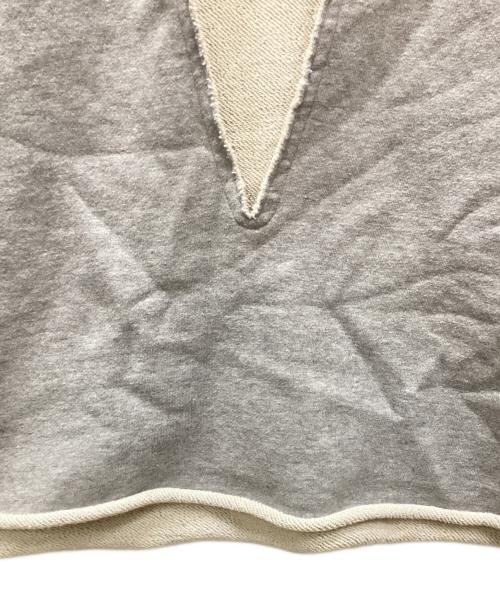 Whim Gazette（ウィムガゼット）Whim Gazette (ウィムガゼット) スウェットVネックプルオーバー グレー サイズ:FREEの古着・服飾アイテム