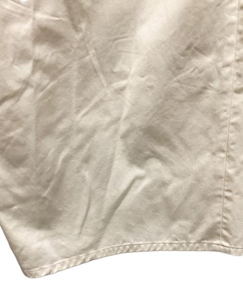 HERITANOVUM（ヘリテノーム）HERITANOVUM (ヘリテノーム) ギャザーチノパンツ アイボリーの古着・服飾アイテム