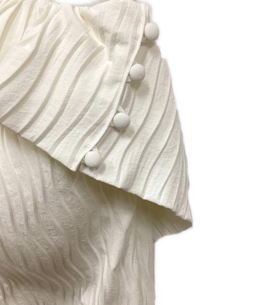 Mame Kurogouchi（マメクロゴウチ）Mame Kurogouchi (マメクロゴウチ) Wave Pleats Baretop Dress / ウェーブプリーツベアトップドレス アイボリー サイズ:1の古着・服飾アイテム