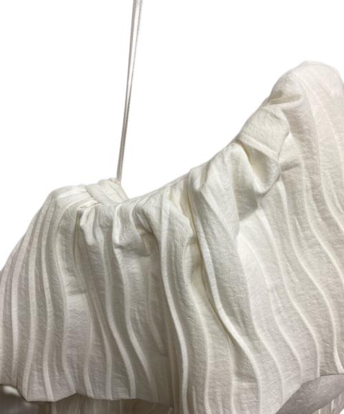 Mame Kurogouchi（マメクロゴウチ）Mame Kurogouchi (マメクロゴウチ) Wave Pleats Baretop Dress / ウェーブプリーツベアトップドレス アイボリー サイズ:1の古着・服飾アイテム