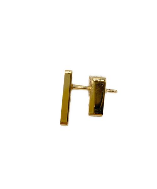 PRADA（プラダ）PRADA (プラダ) エナメルメタル トライアングルプレート ピアス ブラックの古着・服飾アイテム