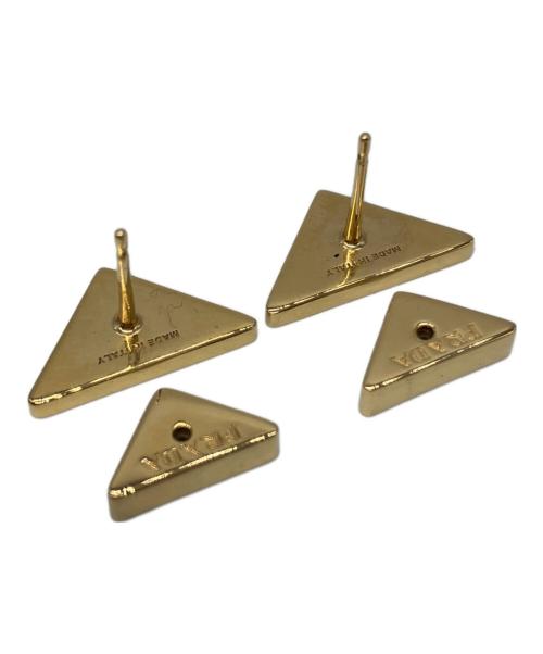 PRADA（プラダ）PRADA (プラダ) エナメルメタル トライアングルプレート ピアス ブラックの古着・服飾アイテム