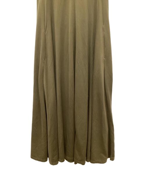 CABAN（キャバン）CABAN (キャバン) キュプラポリエステルスムース Vネックワンピース オリーブ サイズ:FREEの古着・服飾アイテム