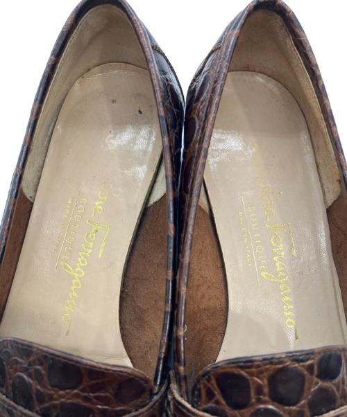 Salvatore Ferragamo（サルヴァトーレ フェラガモ）Salvatore Ferragamo (サルヴァトーレ フェラガモ) クロコ調コインローファー ブラウン サイズ:6の古着・服飾アイテム