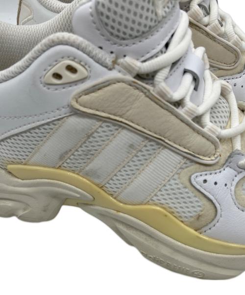 adidas（アディダス）adidas (アディダス) MAGMUR RUNNER NAKEDスニーカー(マグマ ランナーネイキッド) アイボリー サイズ:6 1/2の古着・服飾アイテム