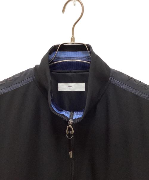 TOGA VIRILIS（トーガ ビリリース）TOGA VIRILIS (トーガ ビリリース) STRETCH GEORGETTE BLOUSON / トラックジャケット ブラック サイズ:48の古着・服飾アイテム