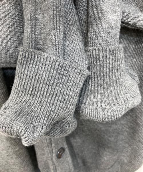 CDG（シーディージー）CDG (シーディージー) バックロゴニットカーディガン グレー サイズ:Mの古着・服飾アイテム