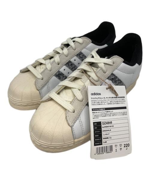 adidas（アディダス）adidas (アディダス) SUPERSTAR 82 スニーカー ブラック×ホワイト サイズ:22ｃｍの古着・服飾アイテム