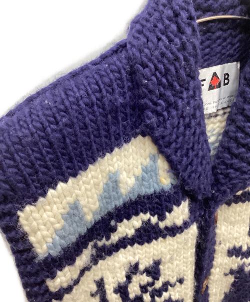 FAB（ファブ）FAB (ファブ) シェル×ウッドボタンカウチンニットベスト ネイビー×ベージュ サイズ:記載なしの古着・服飾アイテム