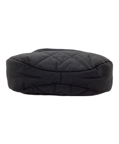 MARC JACOBS（マークジェイコブス）MARC JACOBS (マークジェイコブス) ロゴプレートキルティングショルダーバッグ ブラックの古着・服飾アイテム