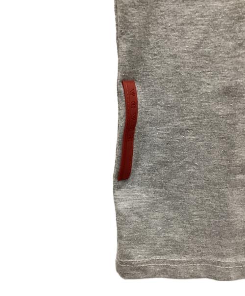 PRADA SPORTS（プラダスポーツ）PRADA SPORTS (プラダスポーツ) アーカイブロゴTシャツ グレー サイズ:表記無しの古着・服飾アイテム