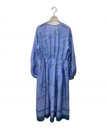 quaranciel（カランシエル）の古着「フラワー スカーフ プリント Vネック フレア ワンピース」｜ブルー