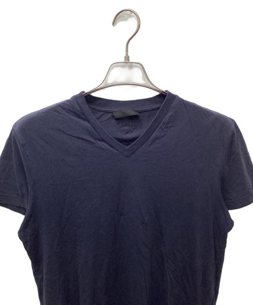 PRADA（プラダ）PRADA (プラダ) バックトライアングルVネックTシャツ ネイビー サイズ:Sの古着・服飾アイテム