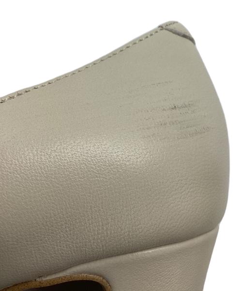 卑弥呼（ヒミコ）卑弥呼 (ヒミコ) カットワークリボンパンプス アイボリー サイズ:22.5cmの古着・服飾アイテム