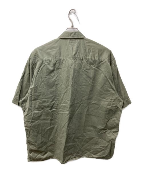 LEVI'S（リーバイス）LEVI'S (リーバイス) SSシャツ カーキ サイズ:記載なし(実寸参照)の古着・服飾アイテム