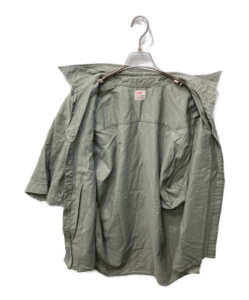 LEVI'S（リーバイス）LEVI'S (リーバイス) SSシャツ カーキ サイズ:記載なし(実寸参照)の古着・服飾アイテム