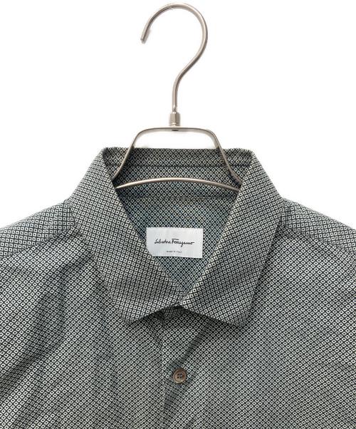 Salvatore Ferragamo（サルヴァトーレ フェラガモ）Salvatore Ferragamo (サルヴァトーレ フェラガモ) 総柄シャツ グリーン サイズ:ｌの古着・服飾アイテム