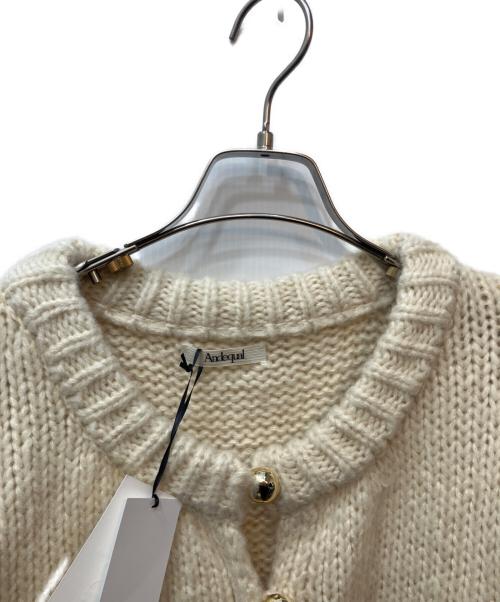 Andequal（アンドコール）Andequal (アンドコール) gold button puff sleeve knit アイボリー サイズ:FREE 未使用品の古着・服飾アイテム