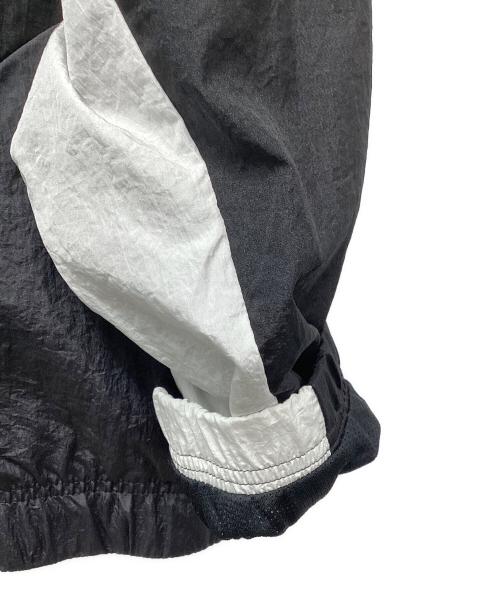 NIKE（ナイキ）NIKE (ナイキ) WOVEN SWOOSH ジャケット（ウーブンスウッシュ） ホワイト×ブラック サイズ:Sの古着・服飾アイテム
