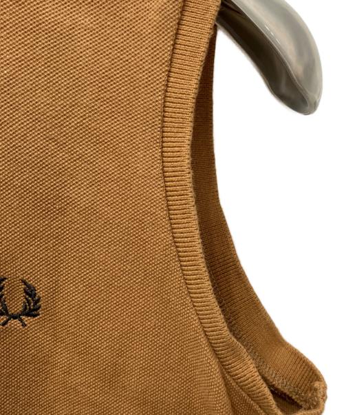FRED PERRY（フレッドペリー）FRED PERRY (フレッドペリー) ノースリーブポロシャツ ベージュ サイズ:10の古着・服飾アイテム