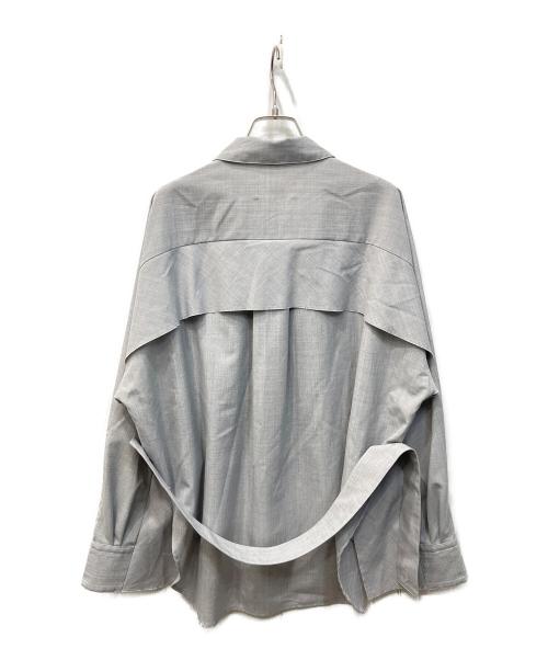 UNITED TOKYO（ユナイテッドトーキョー）UNITED TOKYO (ユナイテッドトーキョー) Belted Cape Detail Shirt/ベルテッドケープディティールシャツ グレー サイズ:FREEの古着・服飾アイテム