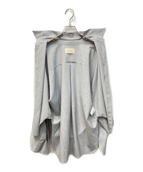 UNITED TOKYO（ユナイテッドトーキョー）UNITED TOKYO (ユナイテッドトーキョー) Belted Cape Detail Shirt/ベルテッドケープディティールシャツ グレー サイズ:FREEの古着・服飾アイテム