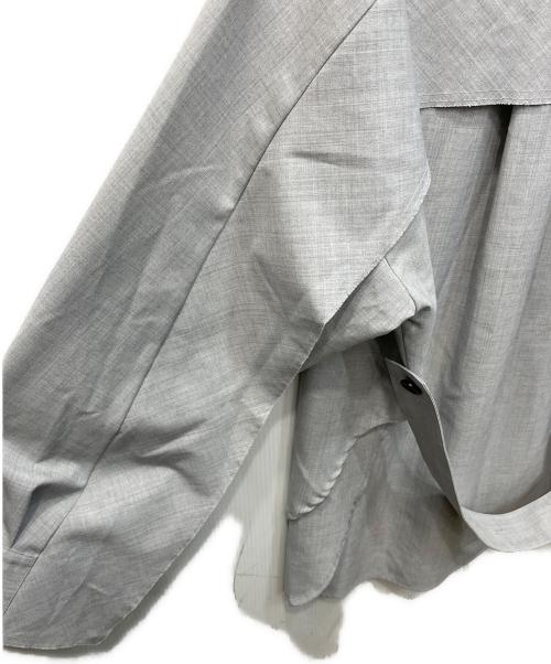 UNITED TOKYO（ユナイテッドトーキョー）UNITED TOKYO (ユナイテッドトーキョー) Belted Cape Detail Shirt/ベルテッドケープディティールシャツ グレー サイズ:FREEの古着・服飾アイテム