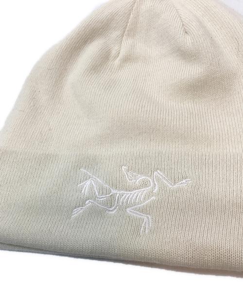 ARC'TERYX（アークテリクス）ARC'TERYX (アークテリクス) エンブロイダードバードトーク ビーニー アイボリーの古着・服飾アイテム