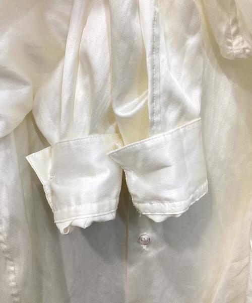 ISSEY MIYAKE（イッセイミヤケ）ISSEY MIYAKE (イッセイミヤケ) 22AWサテンラスターシャツ ベージュ サイズ:2の古着・服飾アイテム