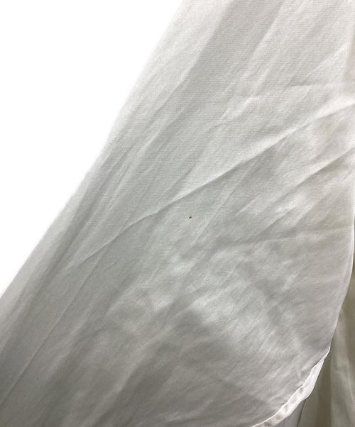 ISSEY MIYAKE（イッセイミヤケ）ISSEY MIYAKE (イッセイミヤケ) 22AWサテンラスターシャツ ベージュ サイズ:2の古着・服飾アイテム