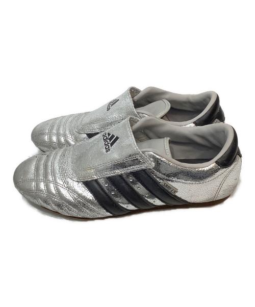 adidas（アディダス）adidas (アディダス) テコンドースニーカー シルバー サイズ:US9の古着・服飾アイテム