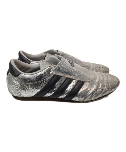 adidas（アディダス）adidas (アディダス) テコンドースニーカー シルバー サイズ:US9の古着・服飾アイテム