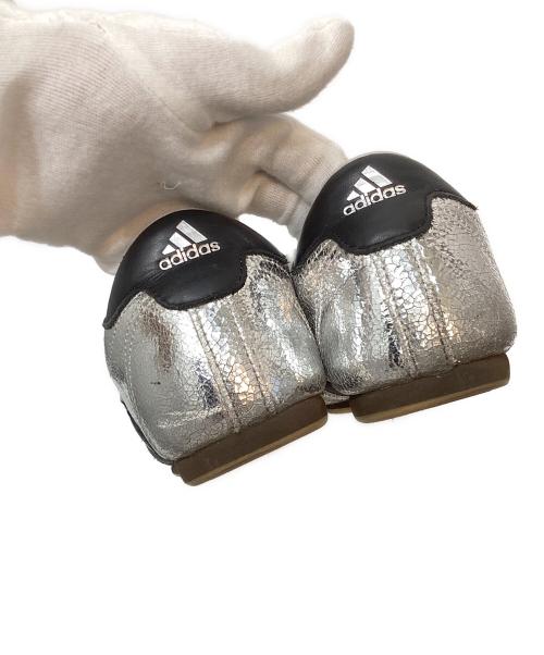 adidas（アディダス）adidas (アディダス) テコンドースニーカー シルバー サイズ:US9の古着・服飾アイテム