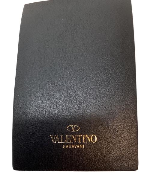 VALENTINO GARAVANI（ヴァレンティノ・ガラヴァーニ）VALENTINO GARAVANI (ヴァレンティノ・ガラヴァーニ) パスケース ブラック 未使用品の古着・服飾アイテム