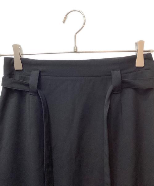 tricot COMME des GARCONS（トリココムデギャルソン）tricot COMME des GARCONS (トリココムデギャルソン) ベルテッドサイドスリットロングスカート ブラック サイズ:Sの古着・服飾アイテム