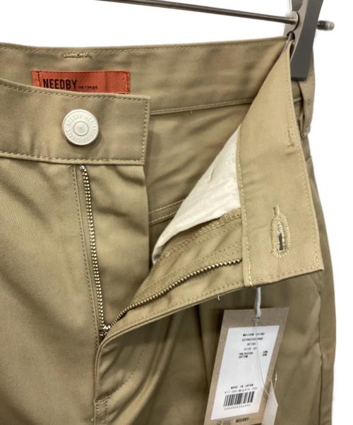 NEEDBY heritage（ニードバイヘリテージ）NEEDBY heritage (ニードバイヘリテージ) MAISON CHINO/メゾンチノパンツ ベージュ サイズ:W23 未使用品の古着・服飾アイテム