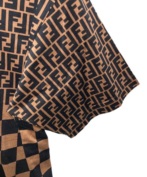 FENDI（フェンディ）FENDI (フェンディ) ズッカ × ペカンストライプ Tシャツ ブラック×ブラウン サイズ:Lの古着・服飾アイテム