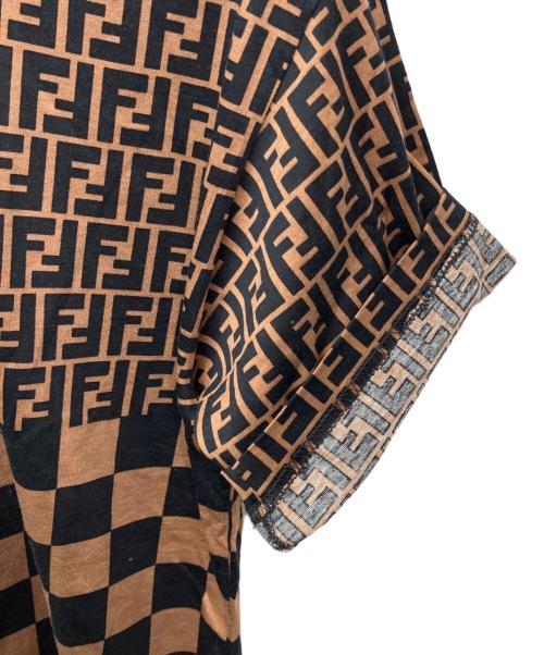 FENDI（フェンディ）FENDI (フェンディ) ズッカ × ペカンストライプ Tシャツ ブラック×ブラウン サイズ:Lの古着・服飾アイテム