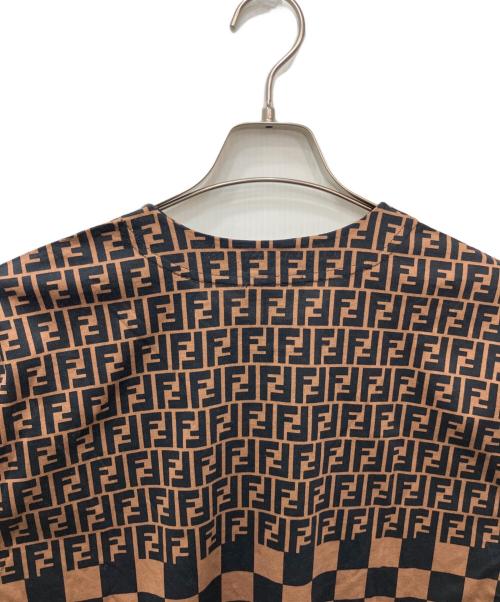 FENDI（フェンディ）FENDI (フェンディ) ズッカ × ペカンストライプ Tシャツ ブラック×ブラウン サイズ:Lの古着・服飾アイテム