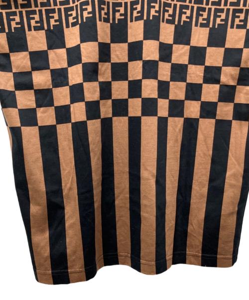 FENDI（フェンディ）FENDI (フェンディ) ズッカ × ペカンストライプ Tシャツ ブラック×ブラウン サイズ:Lの古着・服飾アイテム