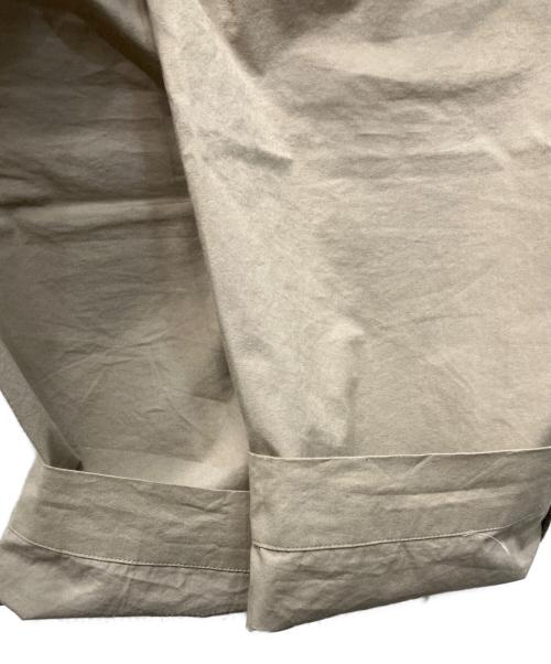 LOOPE（ルーペ）LOOPE (ルーペ) OUTSIDE PLEATED TROUSERS/アウトサイドプリーツトラウザーズ ベージュ サイズ:Ｗ33の古着・服飾アイテム