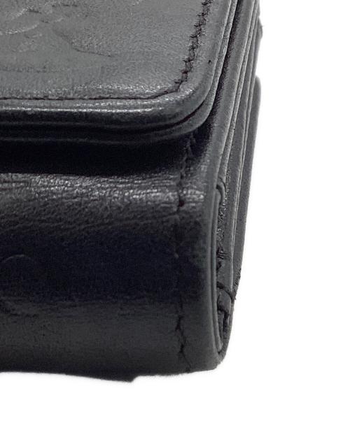 Vivienne Westwood（ヴィヴィアンウエストウッド）Vivienne Westwood (ヴィヴィアンウエストウッド) エンボス加工3つ折り財布 ブラックの古着・服飾アイテム