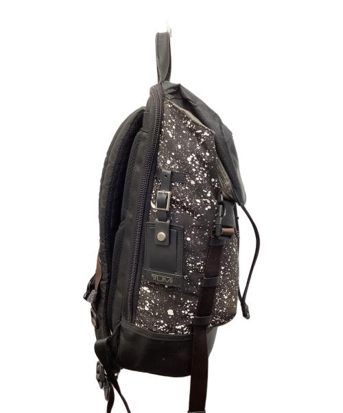 TUMI（トゥミ）TUMI (トゥミ) Kinser フラップバックパック ブラック×ブラウンの古着・服飾アイテム