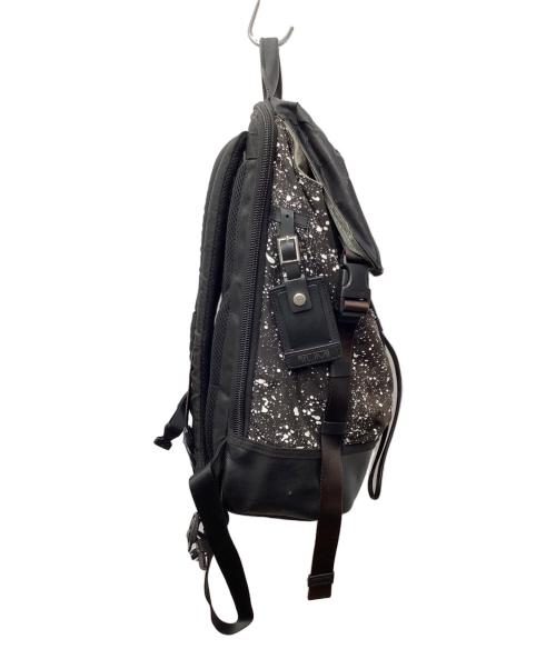 TUMI（トゥミ）TUMI (トゥミ) Kinser フラップバックパック ブラック×ブラウンの古着・服飾アイテム